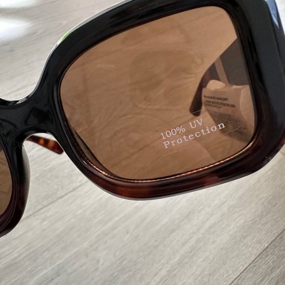 Square Tortoise Shell Sunglasses - Picture 8 of 9